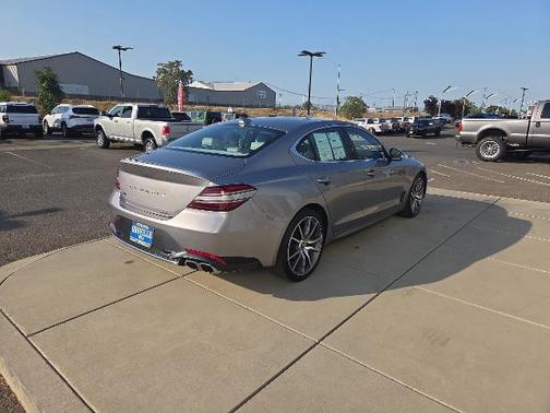 2023 Genesis G70 2.0T