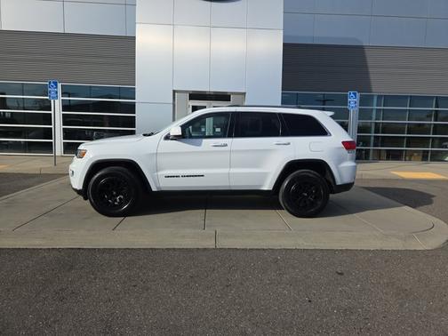 2019 Jeep Grand Cherokee LAREDO