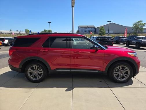 RAPID RED MET TINTED CC 2024 Ford Explorer XLT