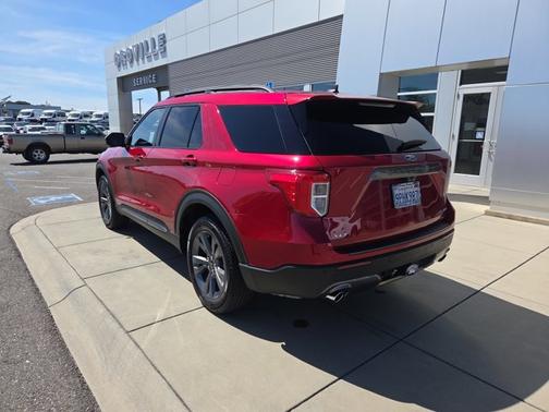 RAPID RED MET TINTED CC 2024 Ford Explorer XLT