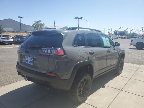 2022 Jeep Cherokee X