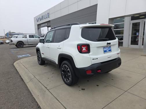 2023 Jeep Renegade TRAILHAWK