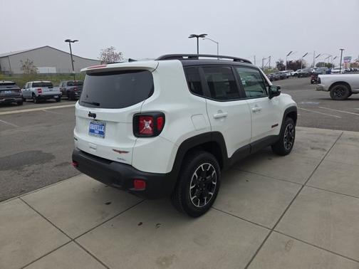 2023 Jeep Renegade TRAILHAWK