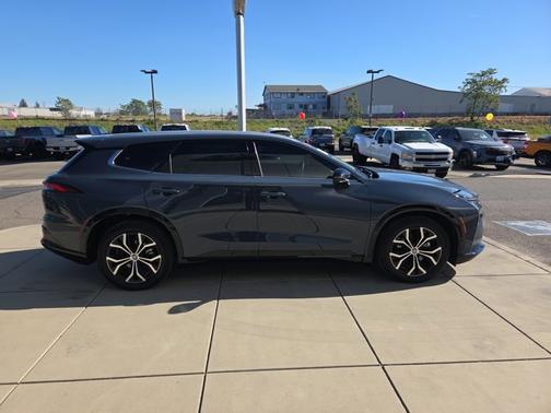 2025 Toyota Crown Signia 