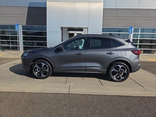 2023 Ford Escape ST-LINE SELECT