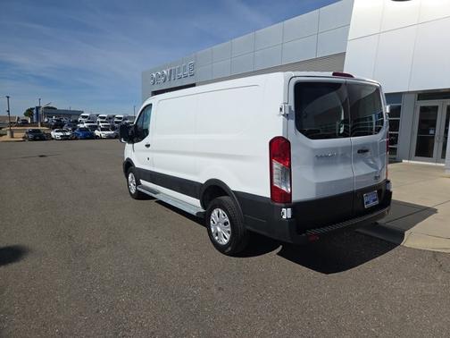 2024 Ford Transit-250 