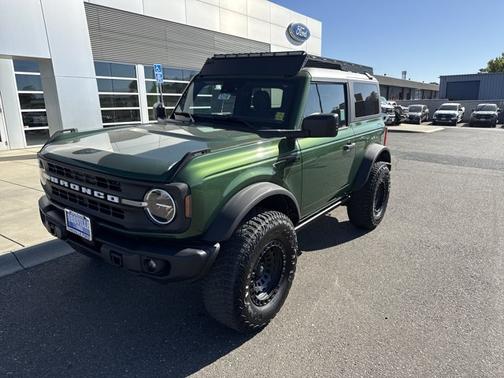 ERUPTION GREEN METALLIC 2024 Ford Bronco BLACK DIAMOND