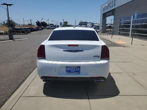 2023 Chrysler 300 S