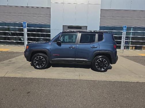 2023 Jeep Renegade TRAILHAWK