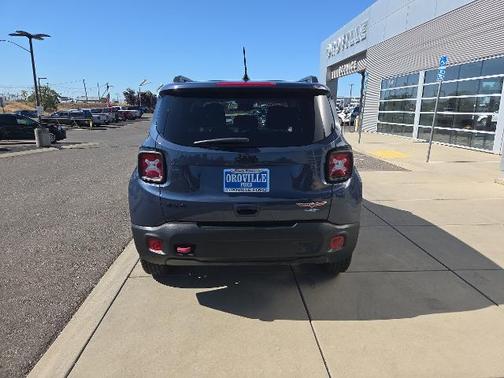 2023 Jeep Renegade TRAILHAWK