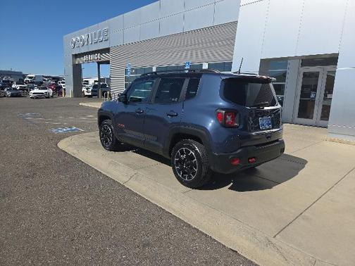 2023 Jeep Renegade TRAILHAWK