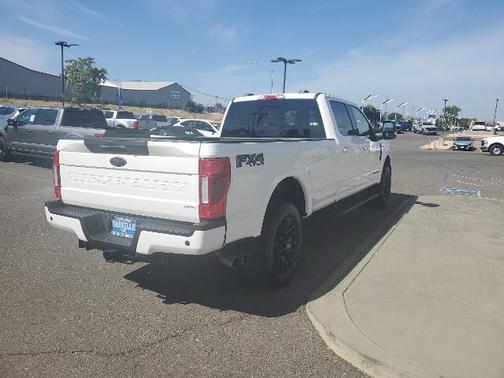 2022 Ford F-350 LARIAT SUPER DUTY