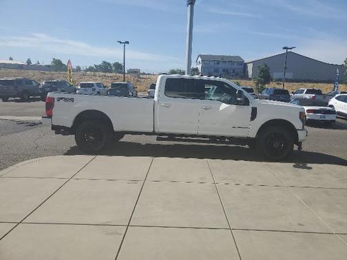2022 Ford F-350 LARIAT SUPER DUTY
