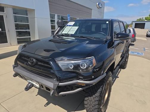Midnight Black Metallic 2019 Toyota 4Runner TRD OFF ROAD PREMIUM