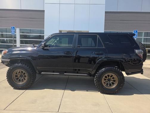 Midnight Black Metallic 2019 Toyota 4Runner TRD OFF ROAD PREMIUM