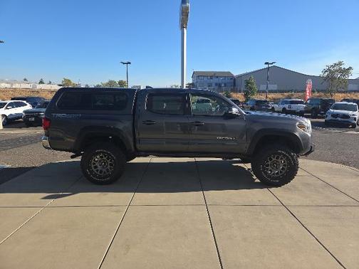 2018 Toyota Tacoma TRD OFF ROAD