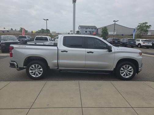 Silver Ice Metallic 2019 Chevrolet Silverado 1500 CUSTOM