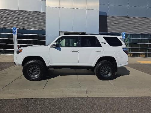 2022 Toyota 4Runner TRD OFF ROAD PREMIUM