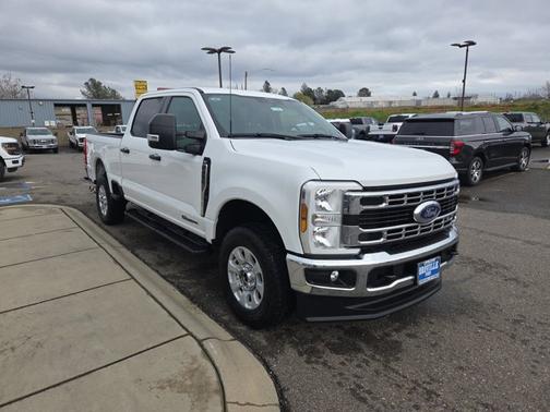 OXFORD WHITE 2024 Ford F-250 XLT