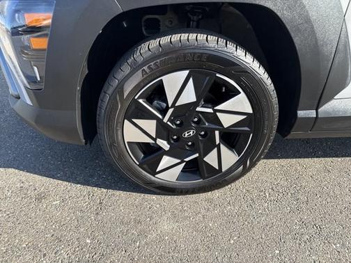 Cyber Gray Metallic 2024 Hyundai KONA SEL