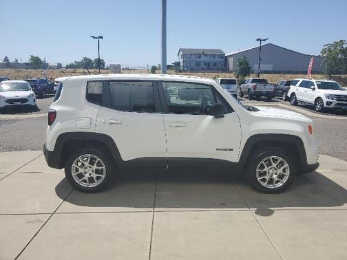 2023 Jeep Renegade LATITUDE
