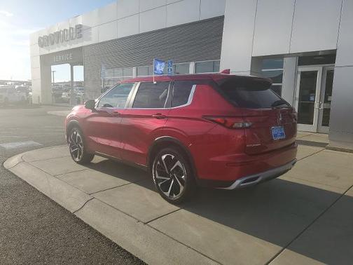 2024 Mitsubishi Outlander SE