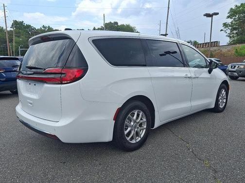 2024 Chrysler Pacifica Touring-L