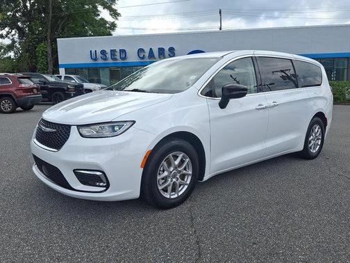2024 Chrysler Pacifica Touring-L