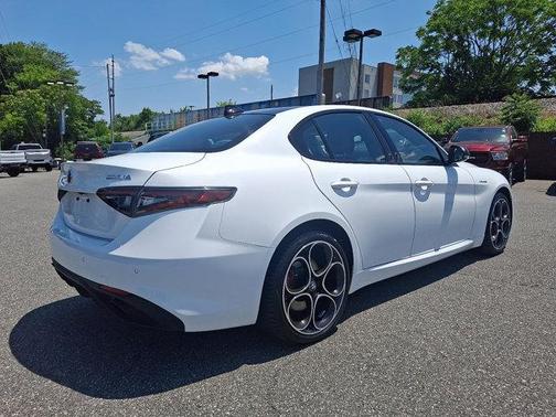 2024 Alfa Romeo Giulia Veloce