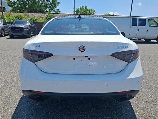 2024 Alfa Romeo Giulia Veloce