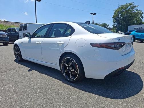 2024 Alfa Romeo Giulia Veloce
