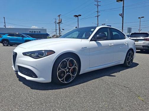 2024 Alfa Romeo Giulia Veloce