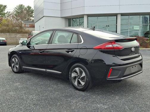 2019 Hyundai IONIQ Hybrid SEL