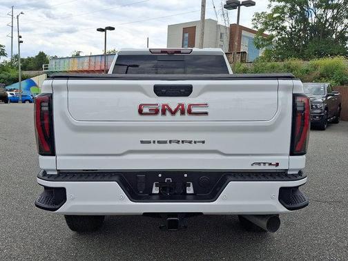 2024 GMC Sierra 2500 AT4