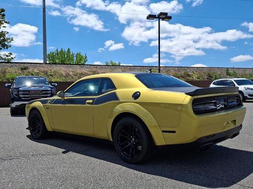 Gold Rush 2021 Dodge Challenger R/T Scat Pack
