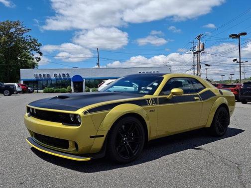 Gold Rush 2021 Dodge Challenger R/T Scat Pack