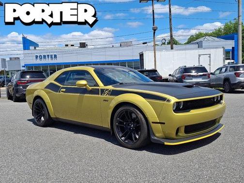 Gold Rush 2021 Dodge Challenger R/T Scat Pack