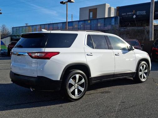 2021 Chevrolet Traverse LT Leather