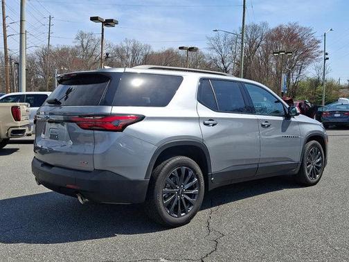 Sterling Gray Metallic 2023 Chevrolet Traverse RS