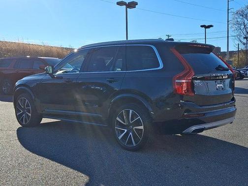 2020 Volvo XC90 T6 Momentum 7 Passenger