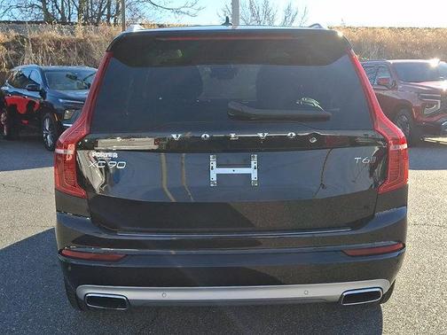 2020 Volvo XC90 T6 Momentum 7 Passenger