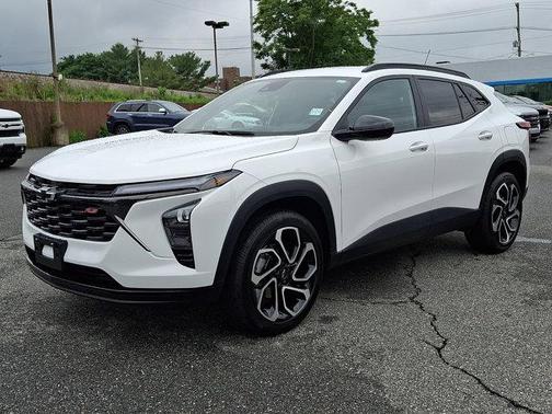 Summit White 2024 Chevrolet Trax 2RS