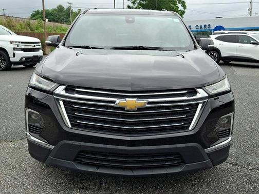 Mosaic Black Metallic 2023 Chevrolet Traverse LT Cloth