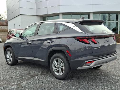 2025 Hyundai TUCSON SE