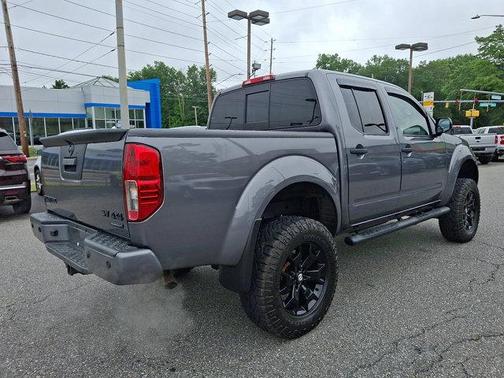 2021 Nissan Frontier SV
