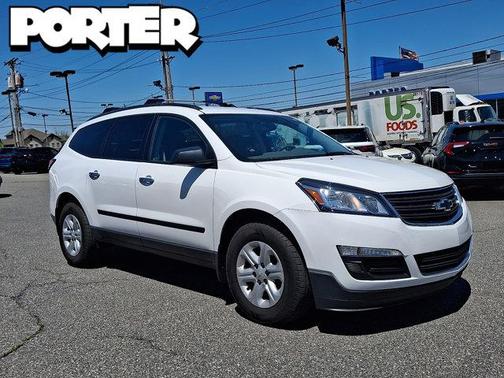Summit White 2017 Chevrolet Traverse LS