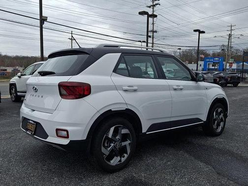 2023 Hyundai VENUE Limited