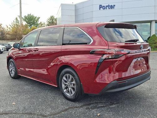 2021 Toyota Sienna LE