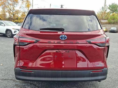 2021 Toyota Sienna LE