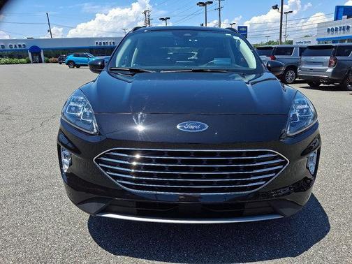 2022 Ford Escape PHEV Titanium